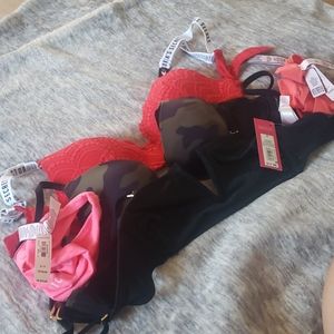 *Bundle* VS Bra 32C and Small VS thongs